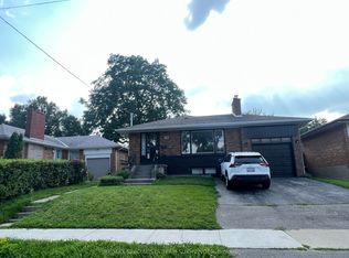 10 Dumbarton Rd #W07, Toronto, ON M8Z 3P5