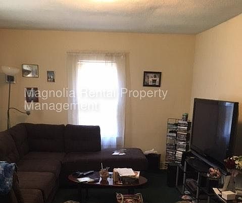3rd image of 128 Breazeale Dr