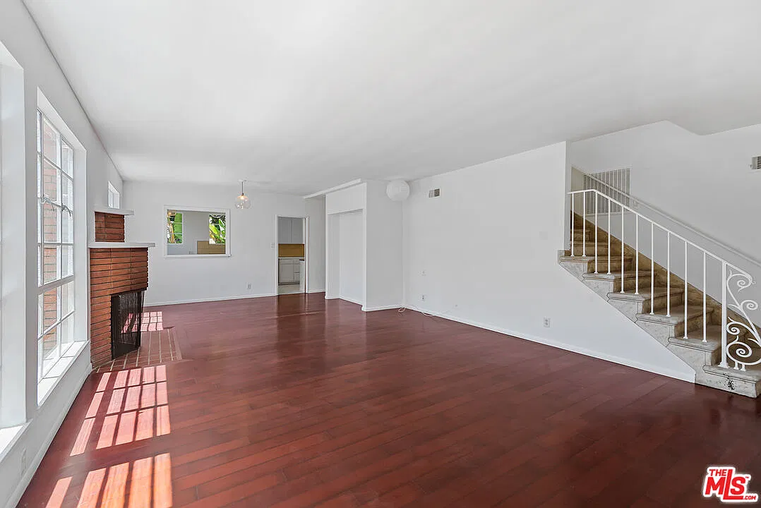 2 bed, 3.0 bath, 1860 sqft, $6,795 — Photo 2