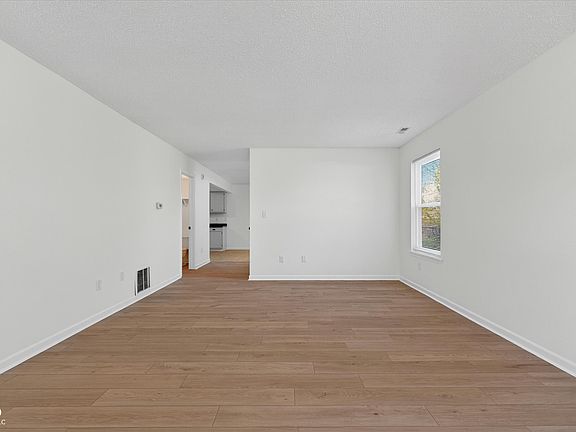 5th image of 17902 Sanibel Cir