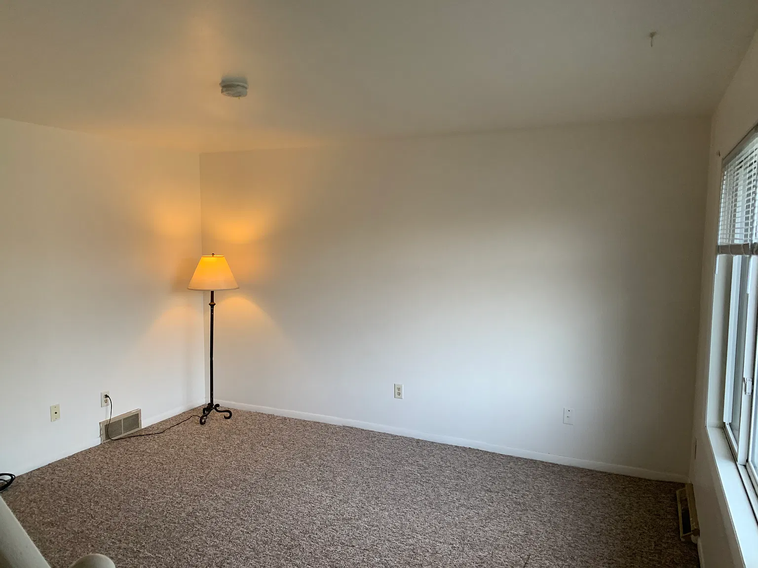 2 bed, $1,100 — Photo 3