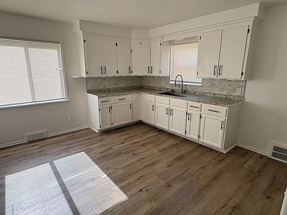 3rd image of 20529 Alcoy St