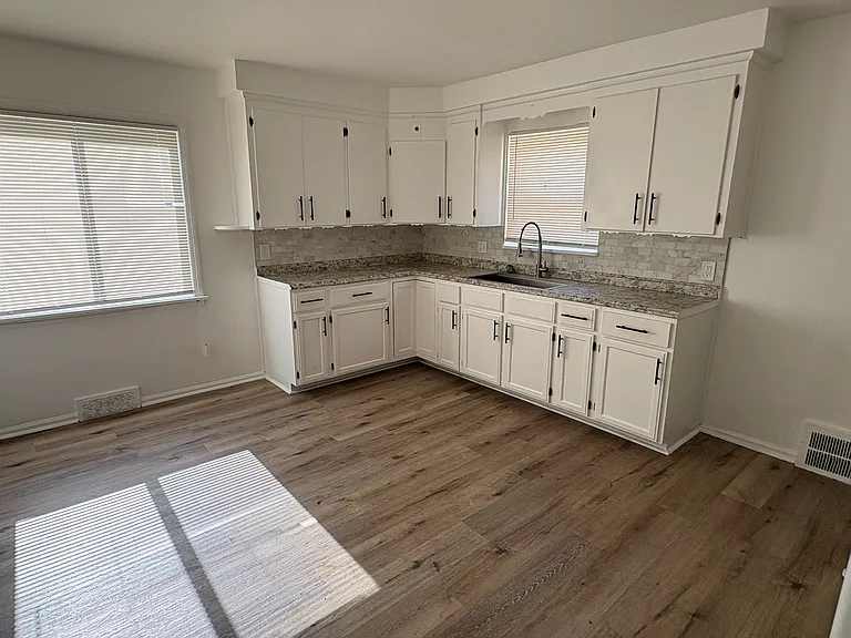 20529 Alcoy St — Photo 7