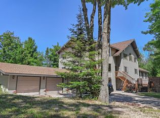 5451 Lakeshore Dr, Eagle River, MI 49950