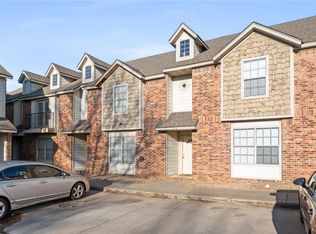 1786 N Chestnut Ave, Fayetteville, AR 72703