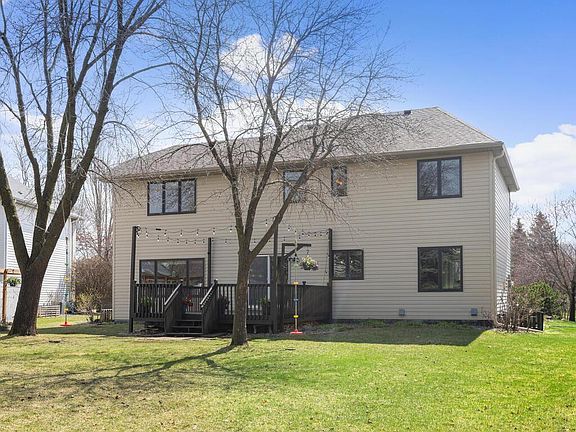 5th image of 921 Lake Susan Hills Dr