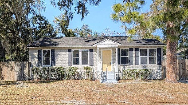 1st image of 1049 Lake Forest Blvd