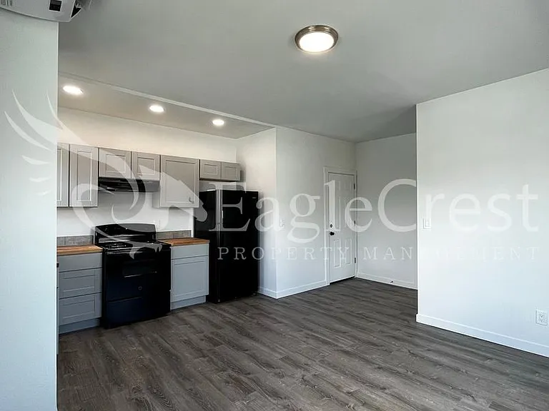 249 Eagan St — Photo 8