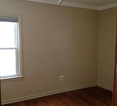4th image of 4154 Gardner Ave