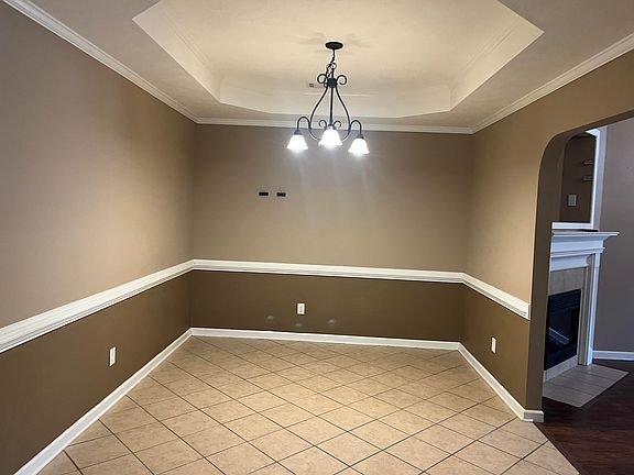 4th image of 834 Whispering Willow Ct