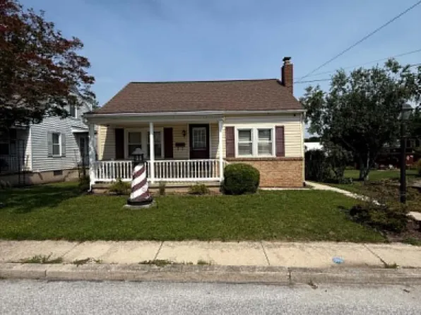 16 Pleasant St, New Oxford, PA 17350