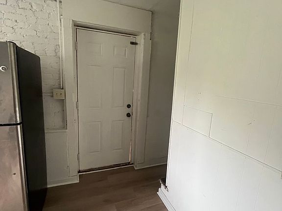 5th image of 529 E Kentucky St
