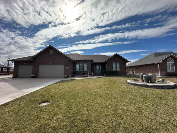 2907 26th St, Great Bend, KS 67530