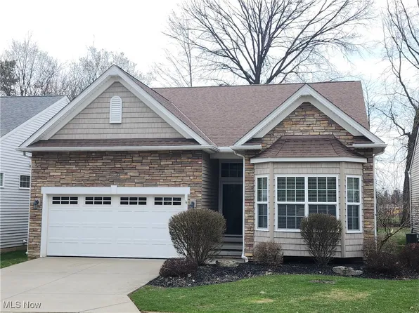 9871 Country Scene Ln, Mentor, OH 44060