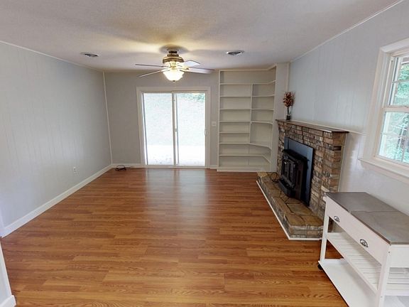 3rd image of 4510 Grace Dr