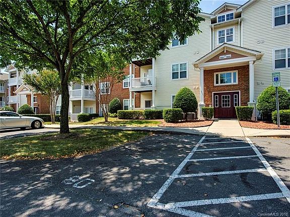 3rd image of 10677 Hill Point Ct