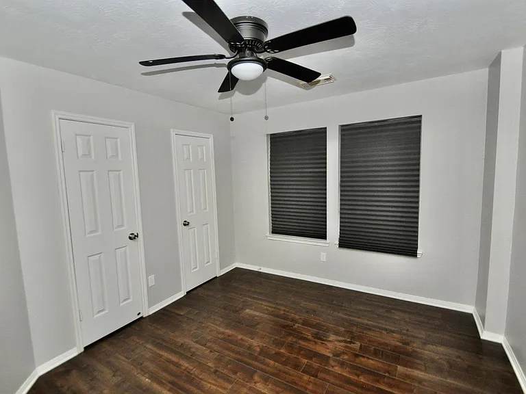 8819 Hedgestone Ct — Photo 18