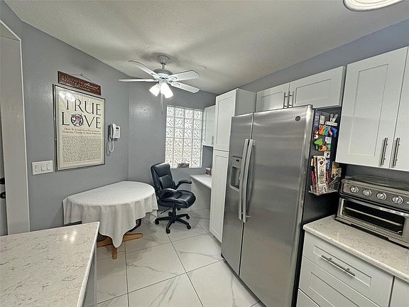 5th image of 5450 Verona Drive #A