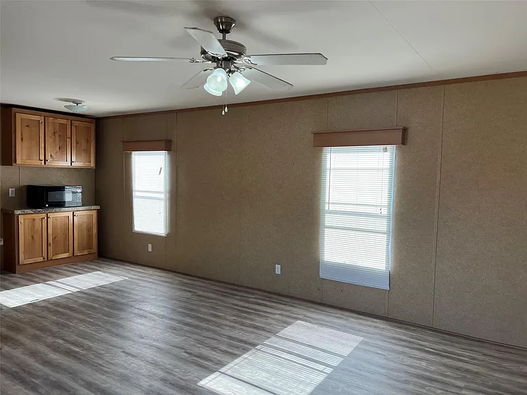1412 Austin St — Photo 3