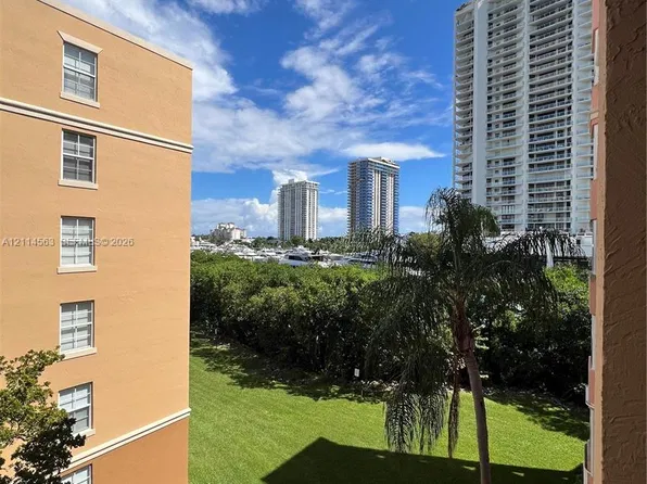 19555 E Country Club Dr, Aventura, FL