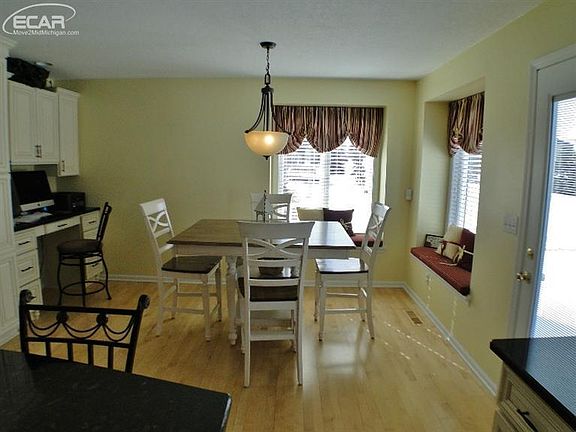 5th image of 8346 Parkside Dr