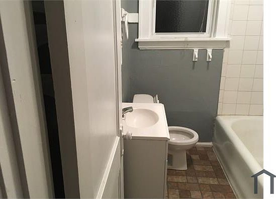 5th image of 4546 Margaretta Ave