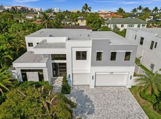 235 NE Spanish Ct, Boca Raton, FL 33432