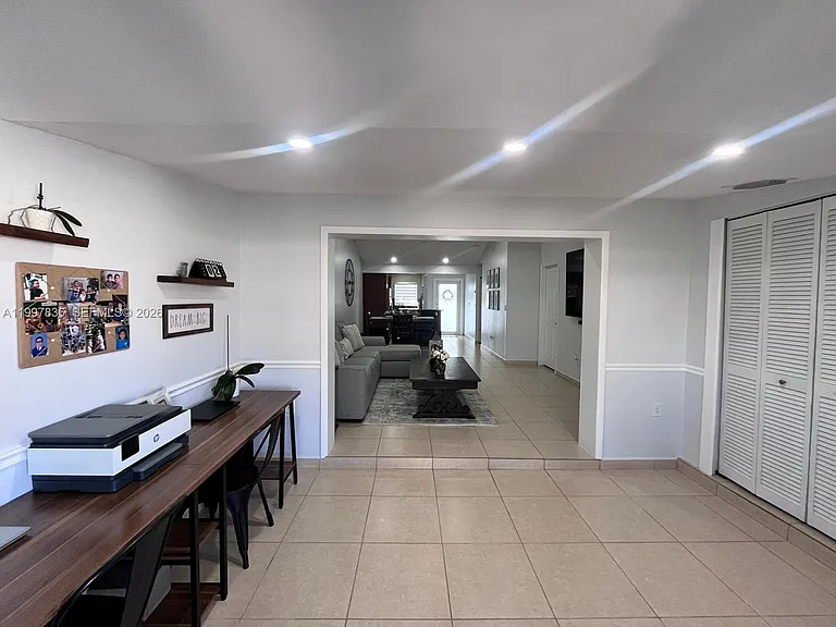 4533 SW 143rd Pl — Photo 4