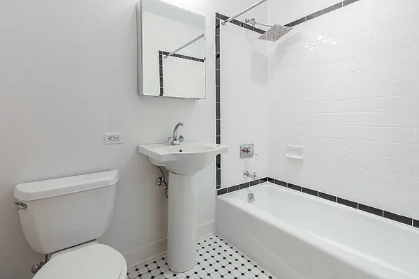 Rented by C2R Management LLC | media 7