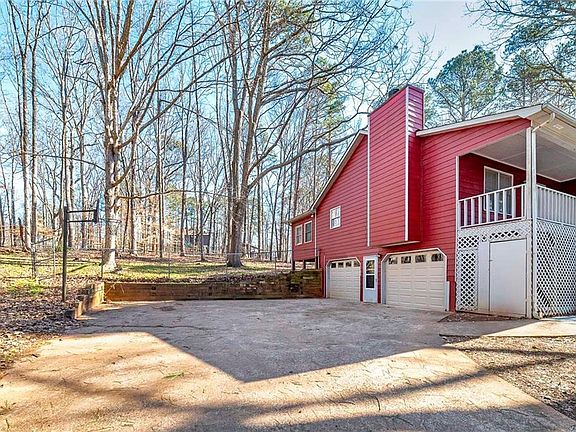 3rd image of 2550 Mountain Brook Rd