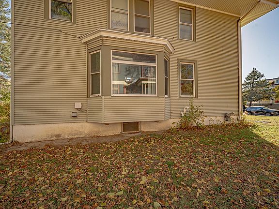 4th image of 1610 Grandview Blvd