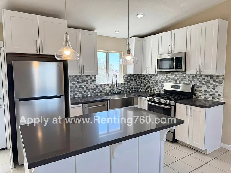 6772 Maude Adams Ave — Photo 7