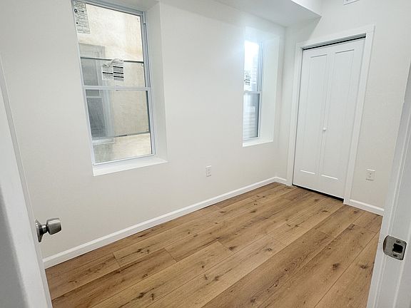 5th image of 132 S Bellevue Ave