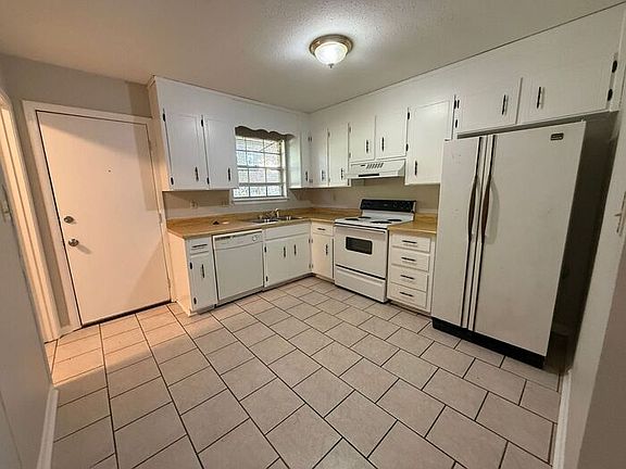 5th image of 4943 Yacht Harbor Dr