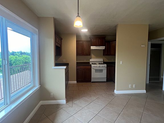 4th image of 309 S Flower St #8H
