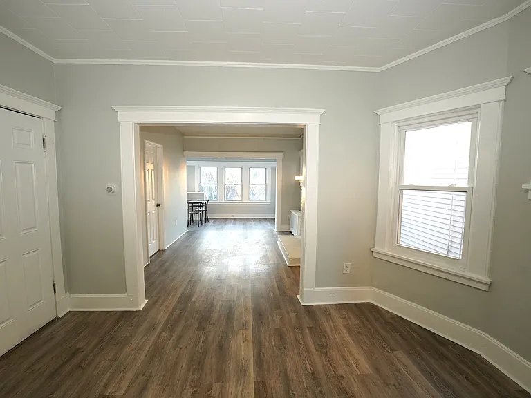 183 No Munn Ave #2 — Photo 5