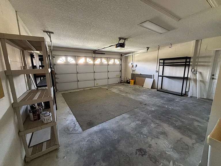 20 Clarendon Ct N — Photo 26