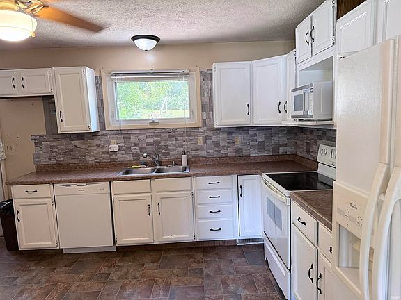 3rd image of 240 Schilling St