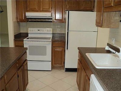 2nd image of 120 NE 1st Ave APT 6