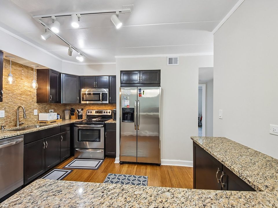 1st image of 6330 Lincoln Ave Unit 3C