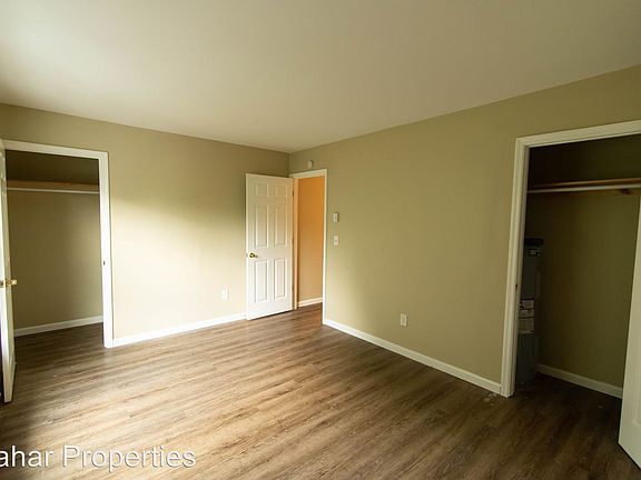 3rd image of 108 Morris St