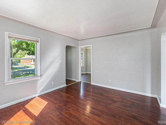 4th image of 19446 Washtenaw St