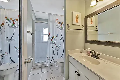 100 Palm Harbor Pkwy — Photo 28