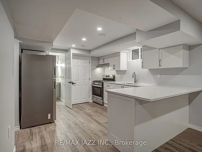 1189 Cartier Blvd #A — Photo 1