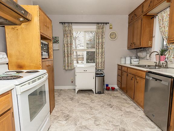 4th image of 1404 N 11th St