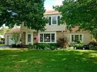 715 Hermitage Dr, Deerfield, IL 60015