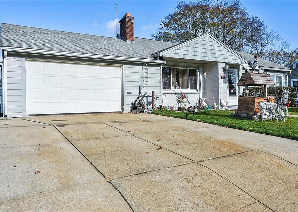 186 St, Warwick, RI 02888 Zillow