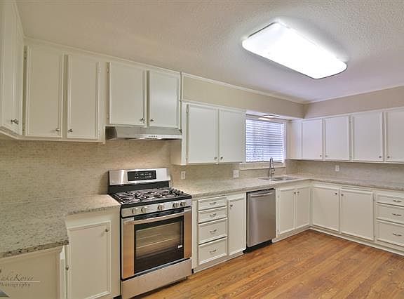 5th image of 4050 Richmond St