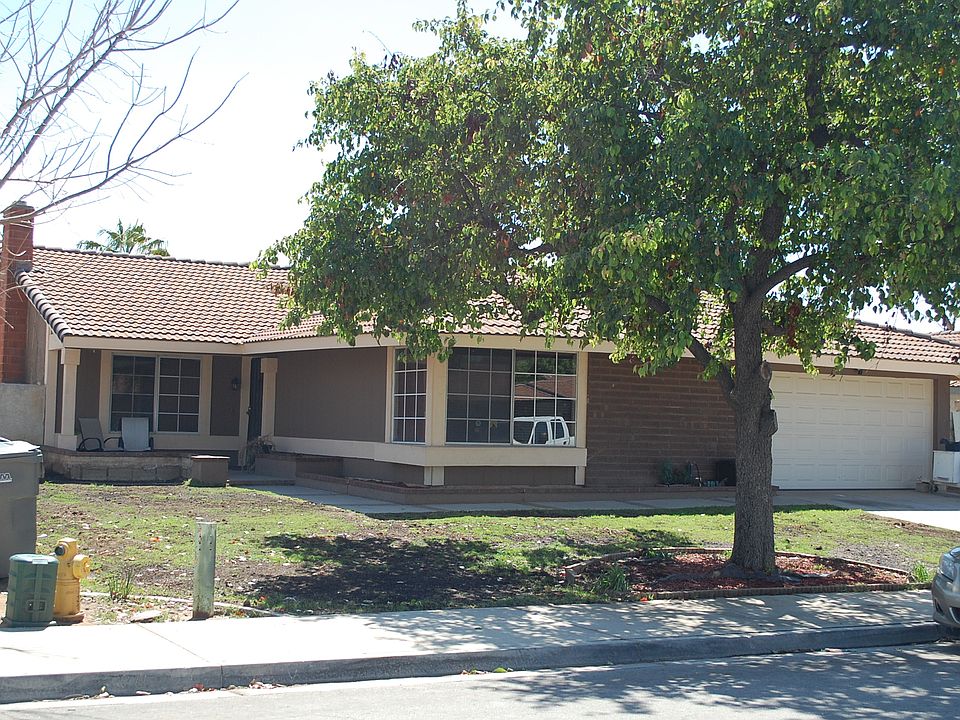 1st image of 23935 Deerfern Ave