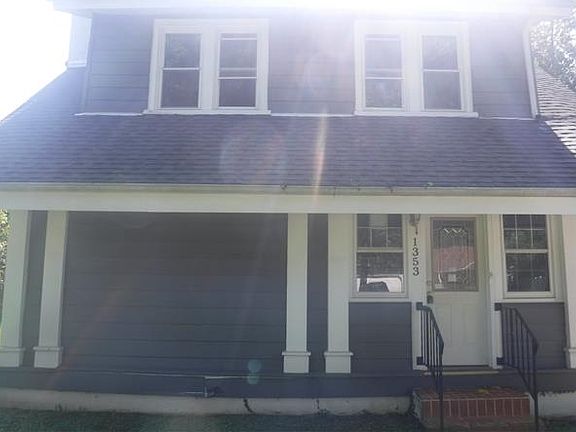 2nd image of 1353 Stewart St
